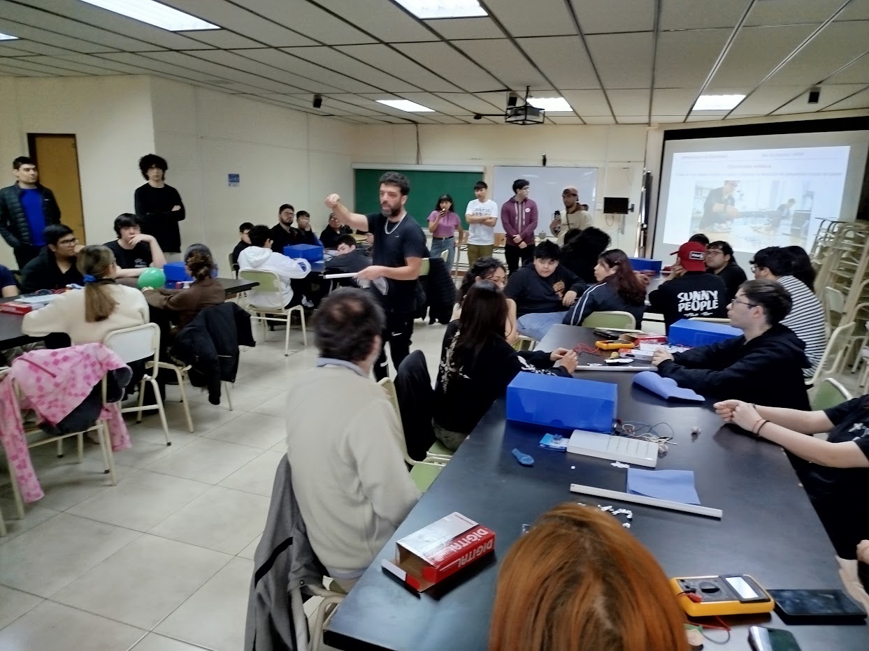 DV-TICs 2026: una nueva edición junto a Proyecto Puente para despertar vocaciones tecnológicas